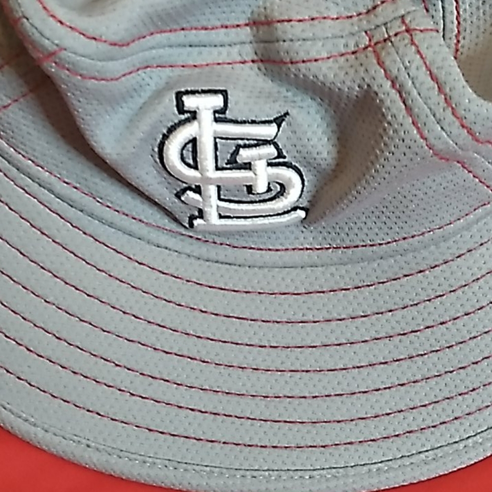 🥰 2 for $40 MLB SHIRT & HAT 🧢 ⚾️ - Picture 8 of 12